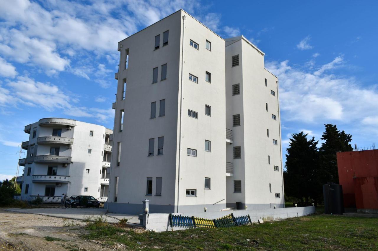 Lux Kalimera Apartments Улцинь Экстерьер фото