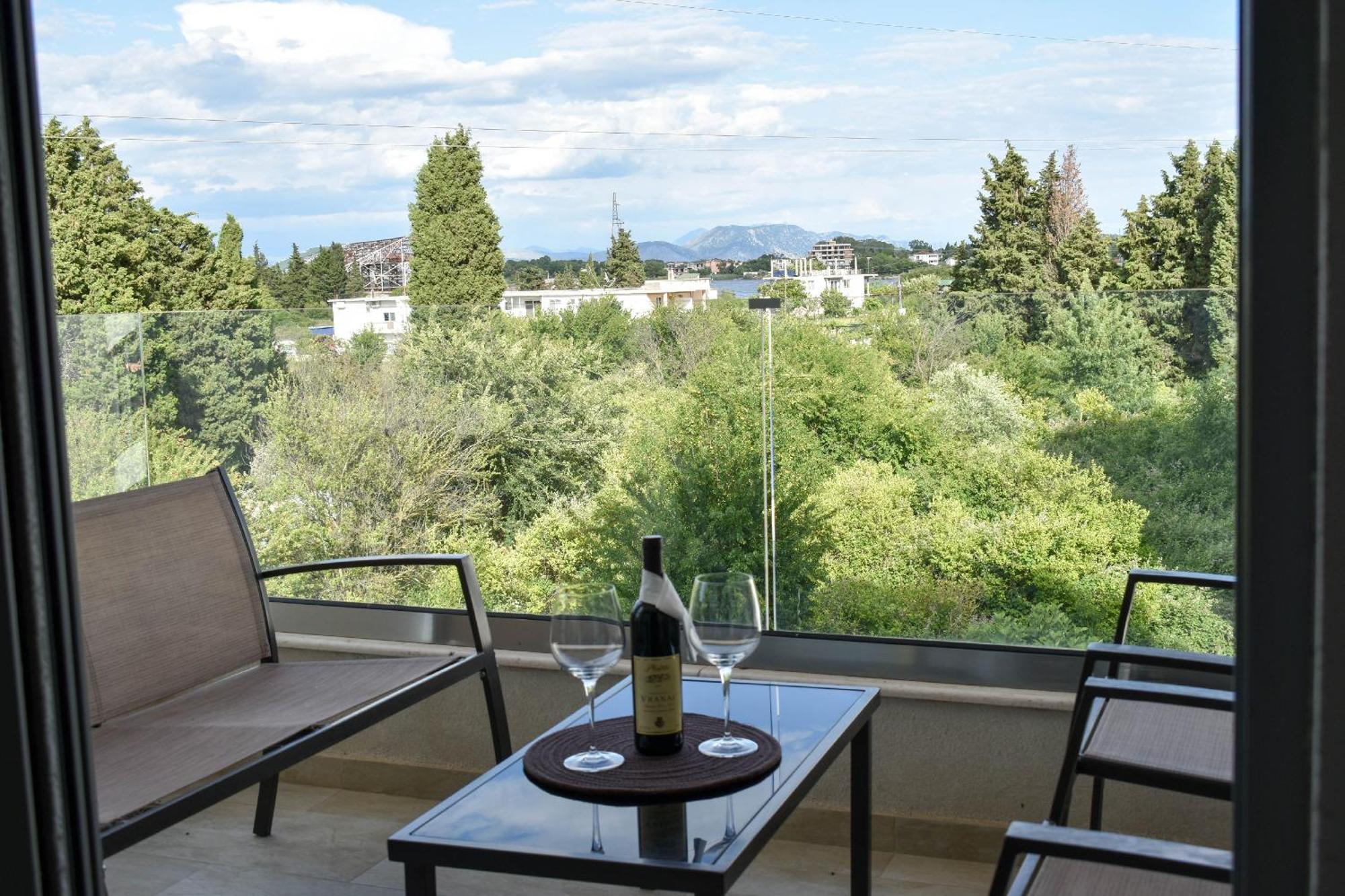 Lux Kalimera Apartments Улцинь Экстерьер фото