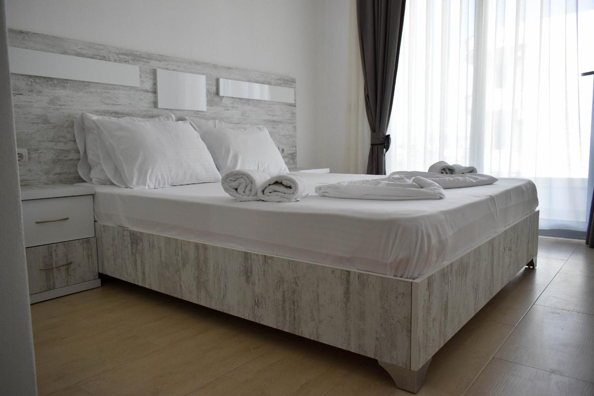 Lux Kalimera Apartments Улцинь Экстерьер фото